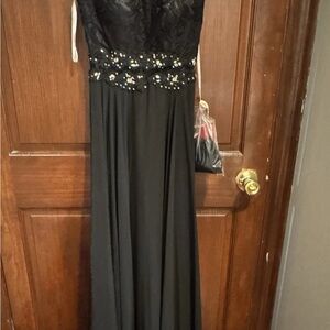 Dancing Queen Black Lace Maxi Dress